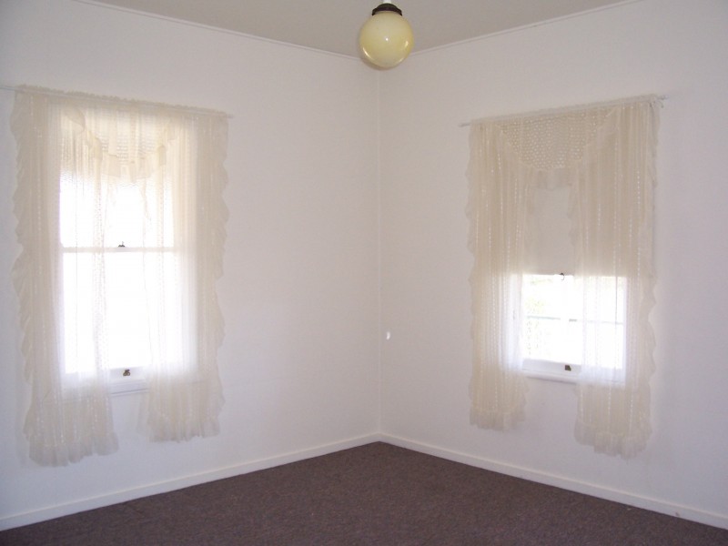 22 HOWARD STREET, Burrum Heads QLD 4659