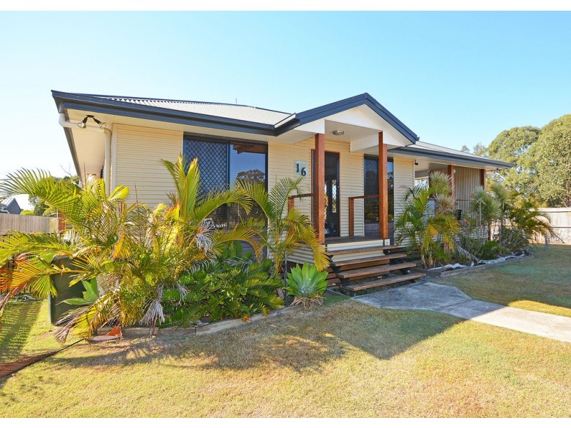 16 LAKESIDE DRIVE, Burrum Heads QLD 4659