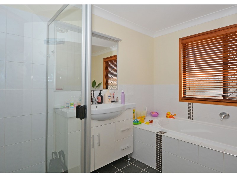 16 LAKESIDE DRIVE, Burrum Heads QLD 4659