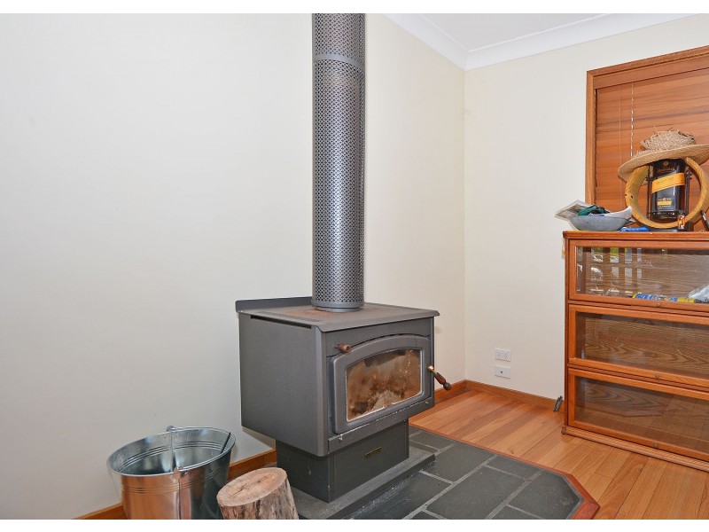 16 LAKESIDE DRIVE, Burrum Heads QLD 4659