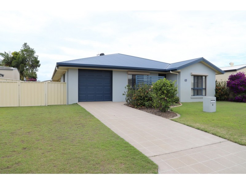 1/4 Pilbara way, Burrum Heads QLD 4659