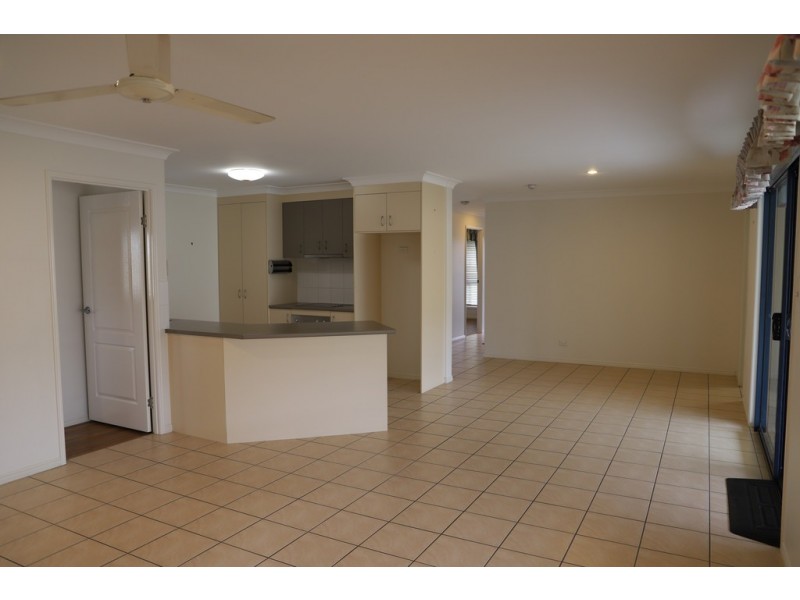 1/4 Pilbara way, Burrum Heads QLD 4659