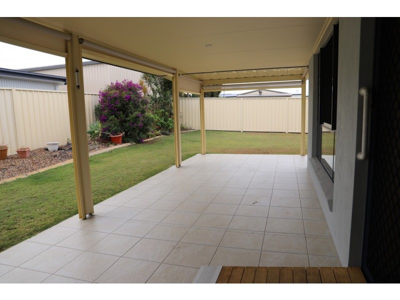 1/4 Pilbara way, Burrum Heads QLD 4659