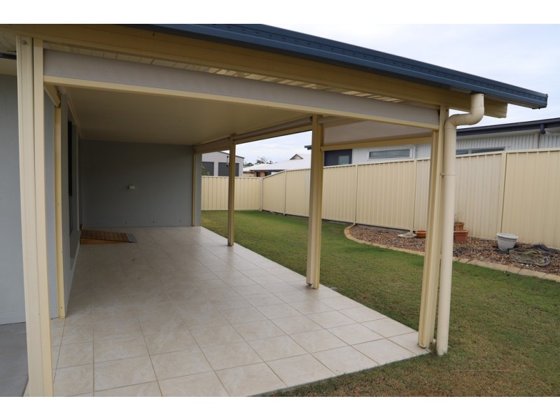 1/4 Pilbara way, Burrum Heads QLD 4659