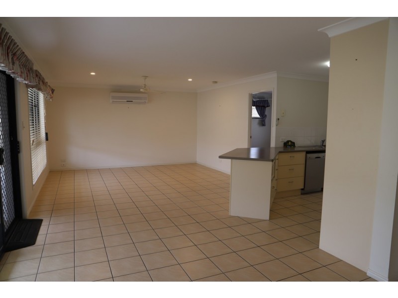 1/4 Pilbara way, Burrum Heads QLD 4659