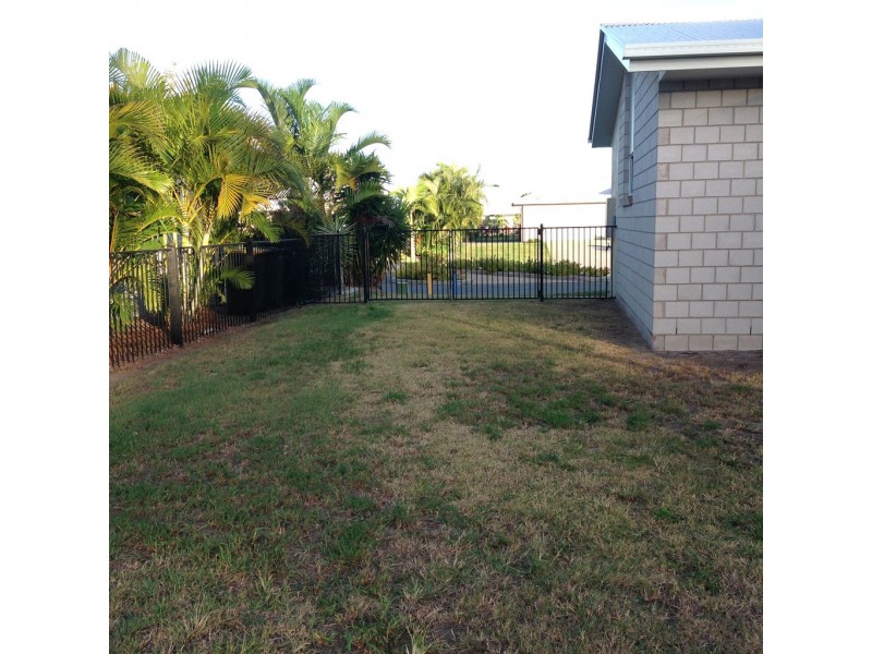 4 Cockle Court, Burrum Heads QLD 4659