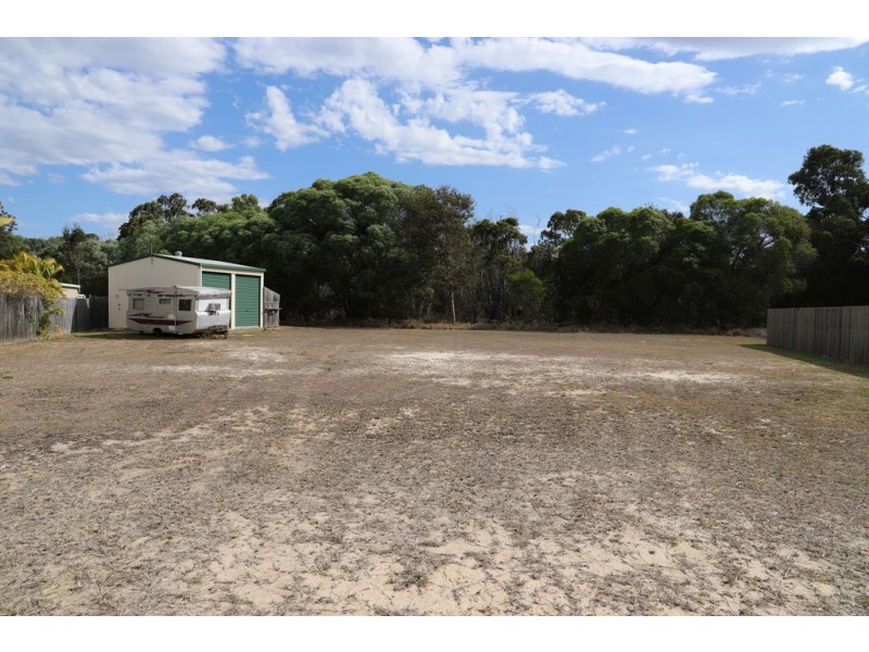 15 Lakes boulevard, Burrum Heads QLD 4659