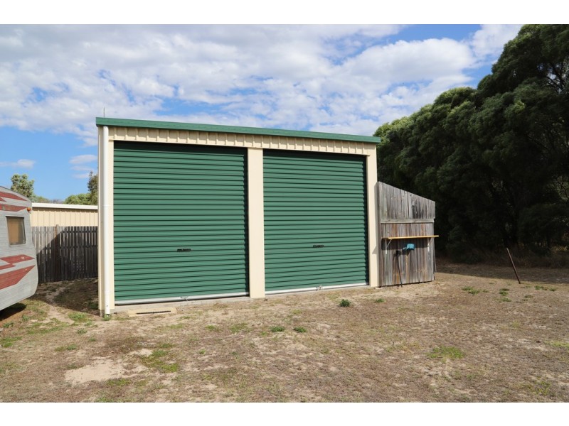 15 Lakes boulevard, Burrum Heads QLD 4659