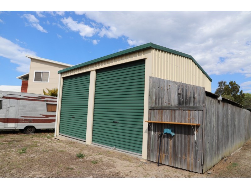 15 Lakes boulevard, Burrum Heads QLD 4659