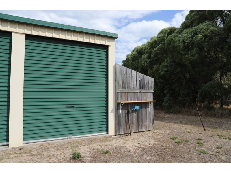 15 Lakes boulevard, Burrum Heads QLD 4659