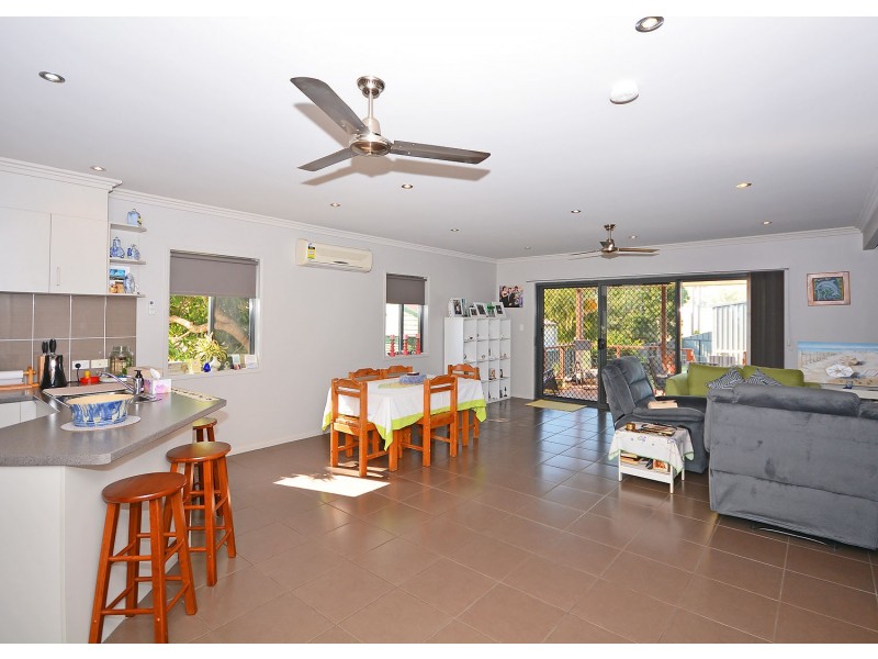 2/9 Burrum Street, Burrum Heads QLD 4659