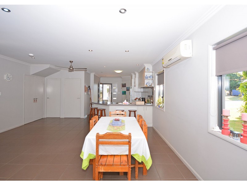2/9 Burrum Street, Burrum Heads QLD 4659