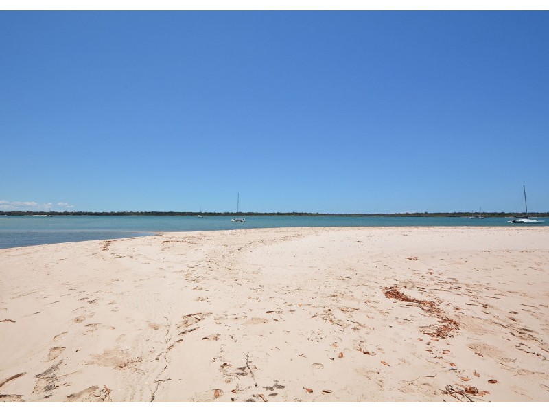102 Riverview Drive, Burrum Heads QLD 4659