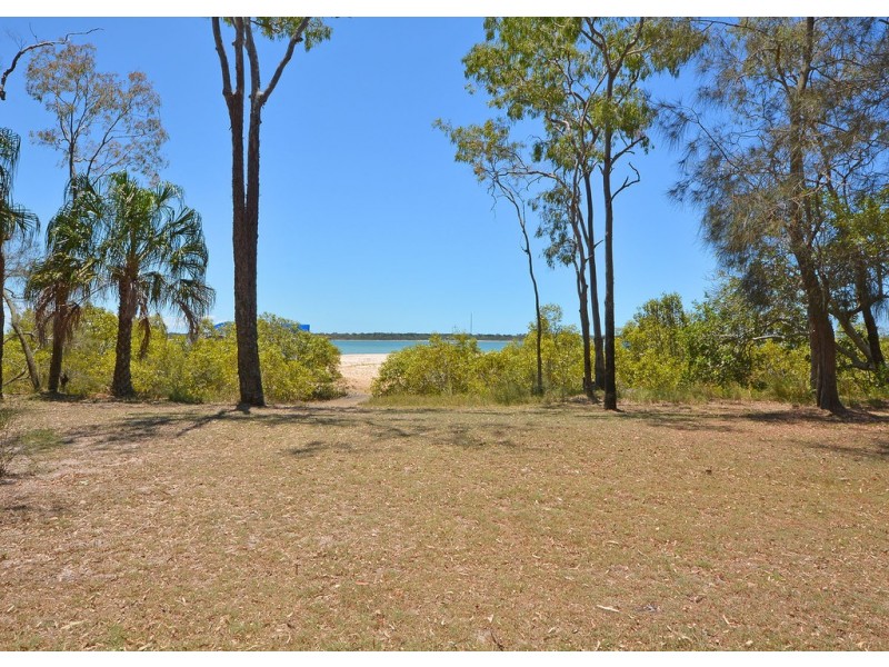 102 Riverview Drive, Burrum Heads QLD 4659