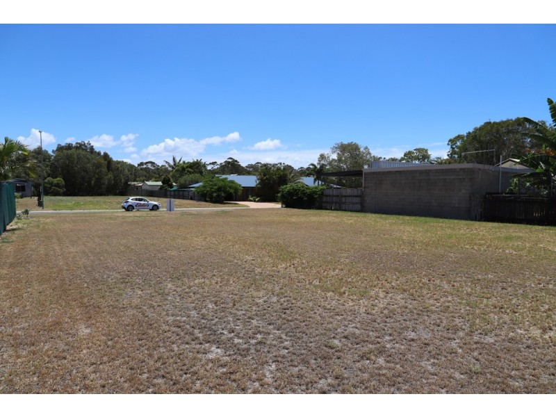4 Bulleen Way, Burrum Heads QLD 4659