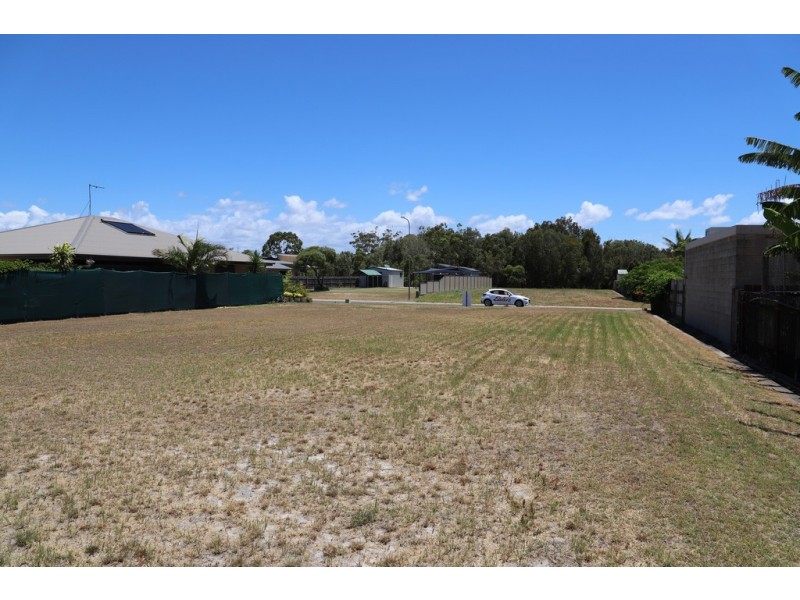 4 Bulleen Way, Burrum Heads QLD 4659