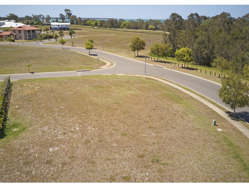 20 Barramundi Drive, Burrum Heads QLD 4659