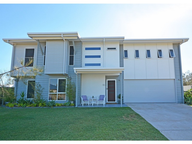 14 Eds Place, Burrum Heads QLD 4659