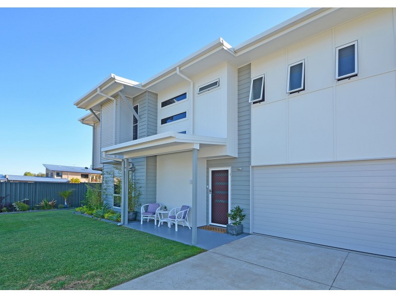 14 Eds Place, Burrum Heads QLD 4659