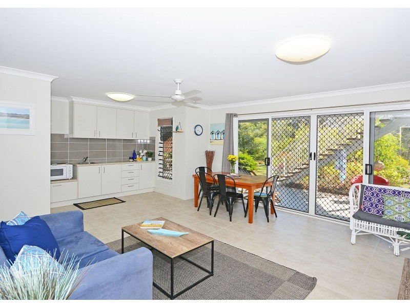 14 Eds Place, Burrum Heads QLD 4659