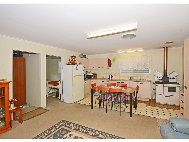 51 Burrum Heads Rd, Burrum Heads QLD 4659