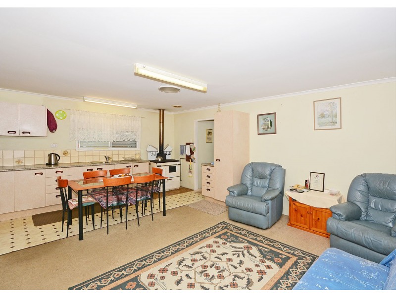 51 Burrum Heads Rd, Burrum Heads QLD 4659