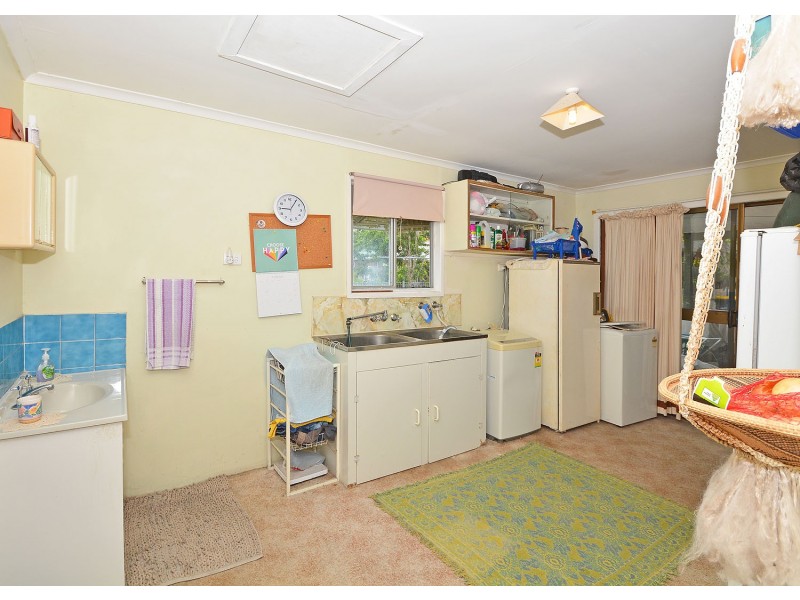 51 Burrum Heads Rd, Burrum Heads QLD 4659