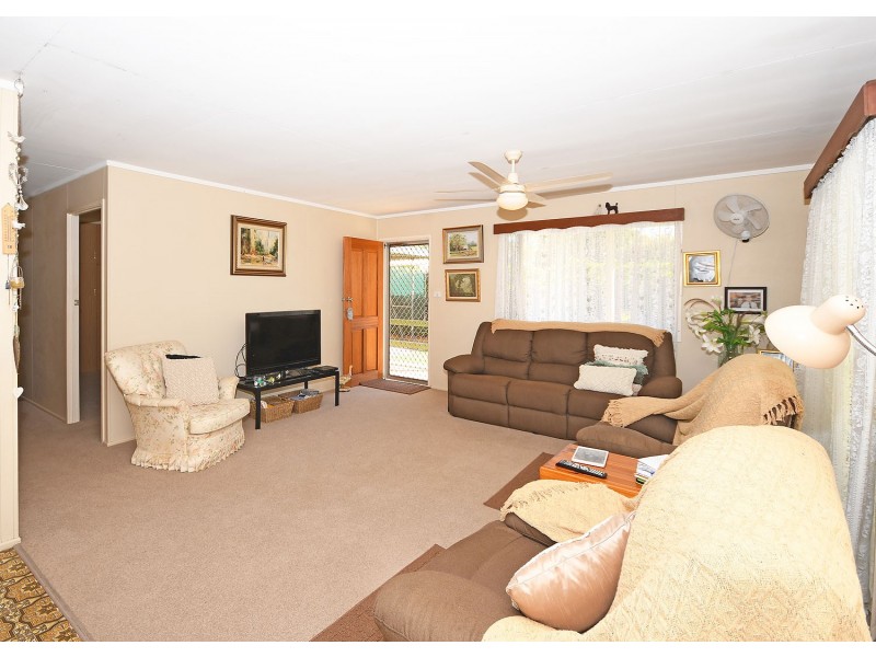 18 Ross Street, Burrum Heads QLD 4659