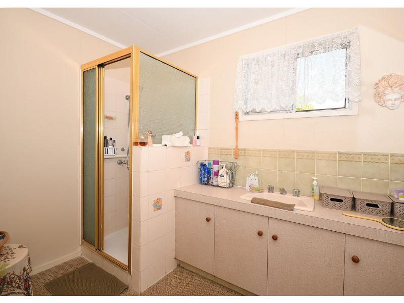 18 Ross Street, Burrum Heads QLD 4659