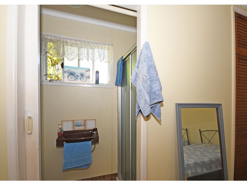 18 Ross Street, Burrum Heads QLD 4659