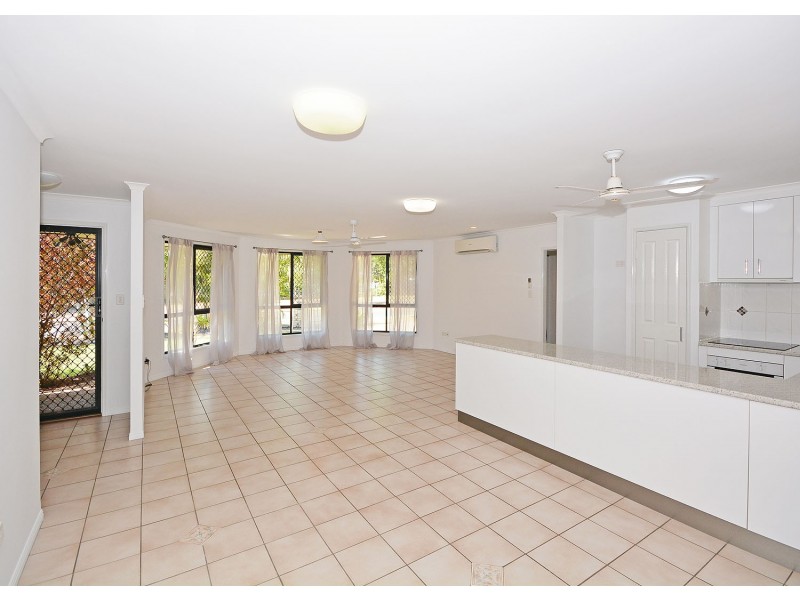 32 Beach Drive, Burrum Heads QLD 4659