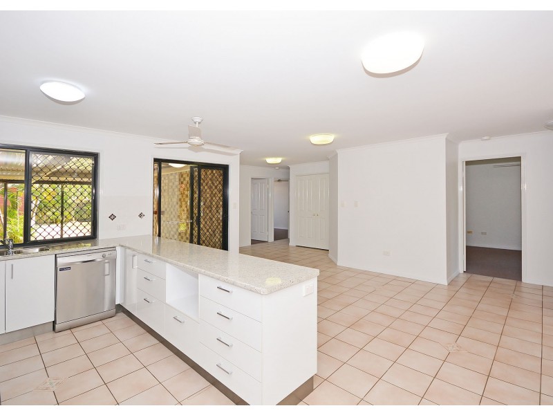 32 Beach Drive, Burrum Heads QLD 4659