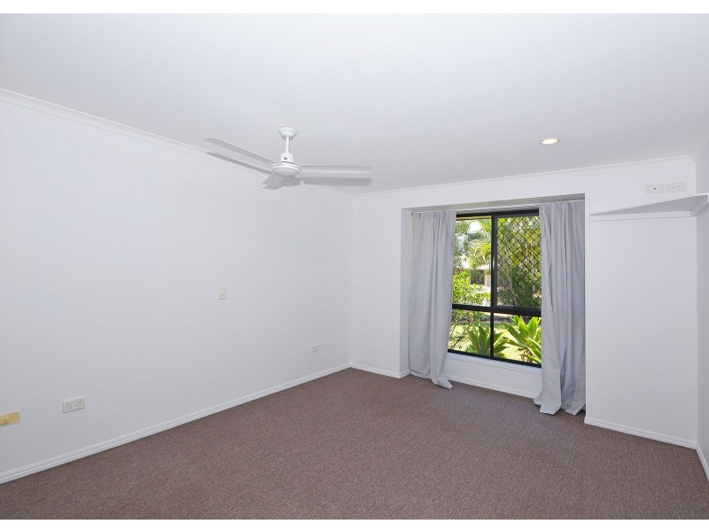 32 Beach Drive, Burrum Heads QLD 4659