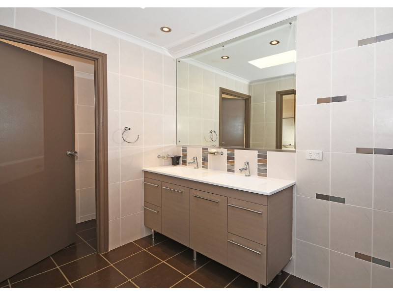 63 Regent St, Granville QLD 4650