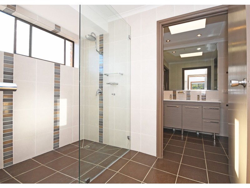 63 Regent St, Granville QLD 4650