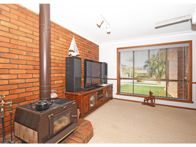 63 Regent St, Granville QLD 4650