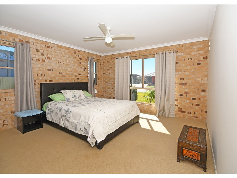 16 Louise Drive, Burrum Heads QLD 4659