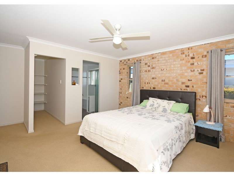 16 Louise Drive, Burrum Heads QLD 4659