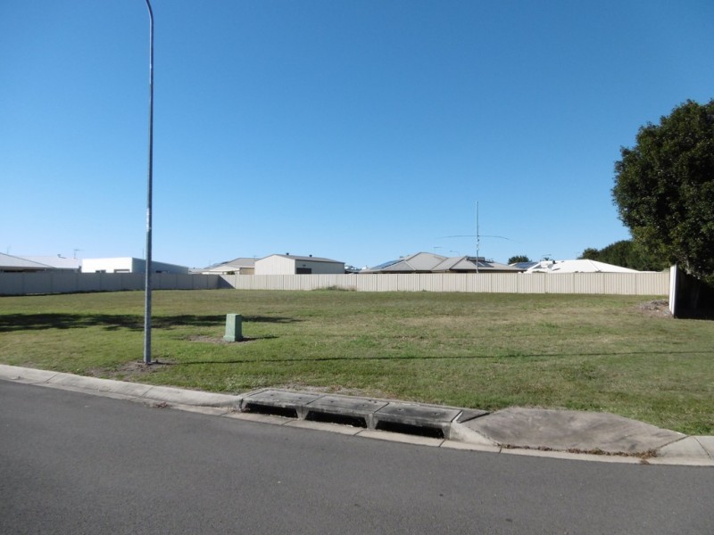 42 Louise Dr, Burrum Heads QLD 4659
