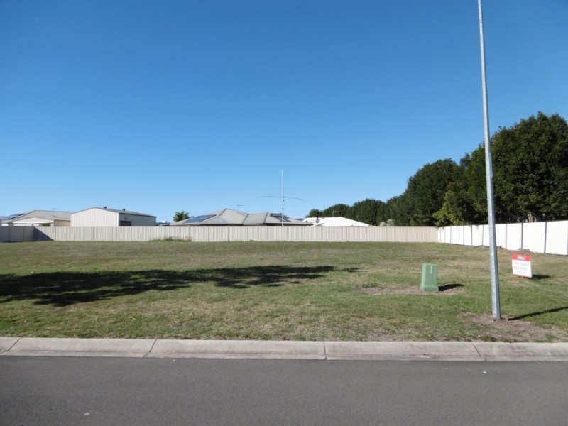 42 Louise Dr, Burrum Heads QLD 4659