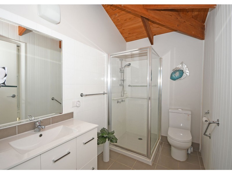 20 DREAMTIME AVENUE, Burrum Heads QLD 4659