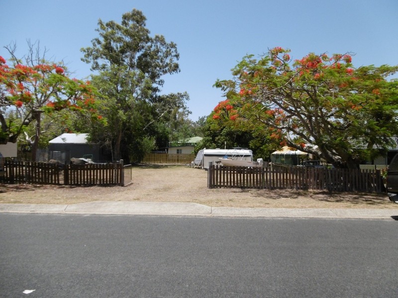 3 Hoffman St, Burrum Heads QLD 4659