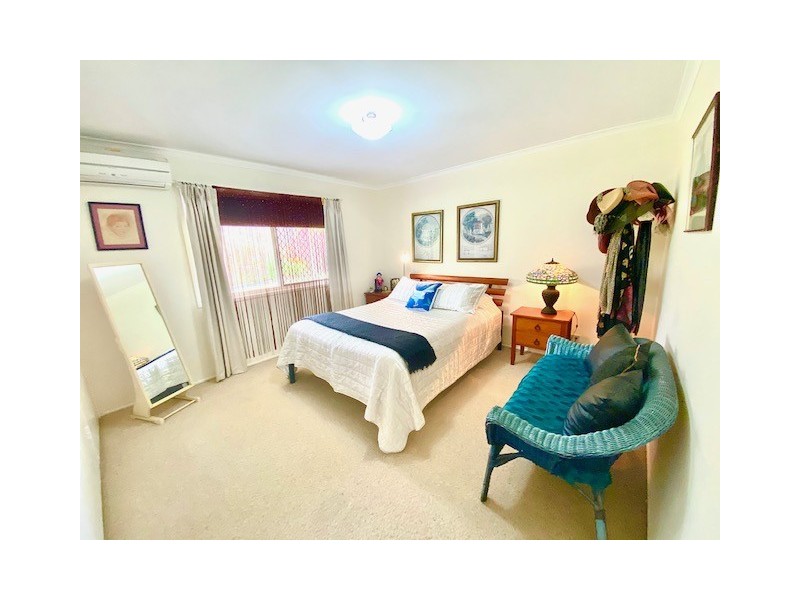 4 Jacqueline Drive, Pacific Haven QLD 4659