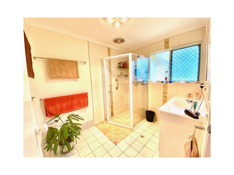 4 Jacqueline Drive, Pacific Haven QLD 4659