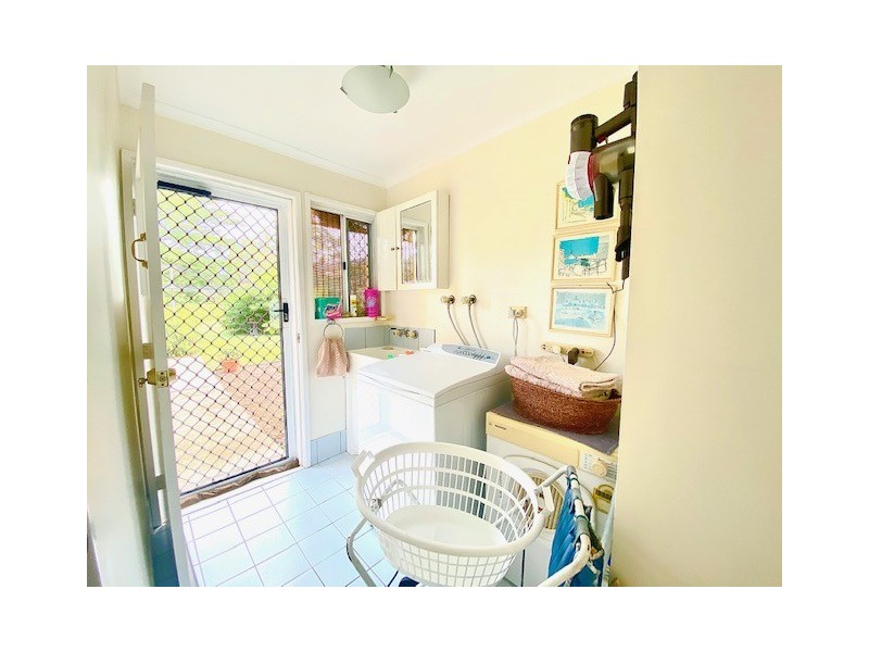 4 Jacqueline Drive, Pacific Haven QLD 4659