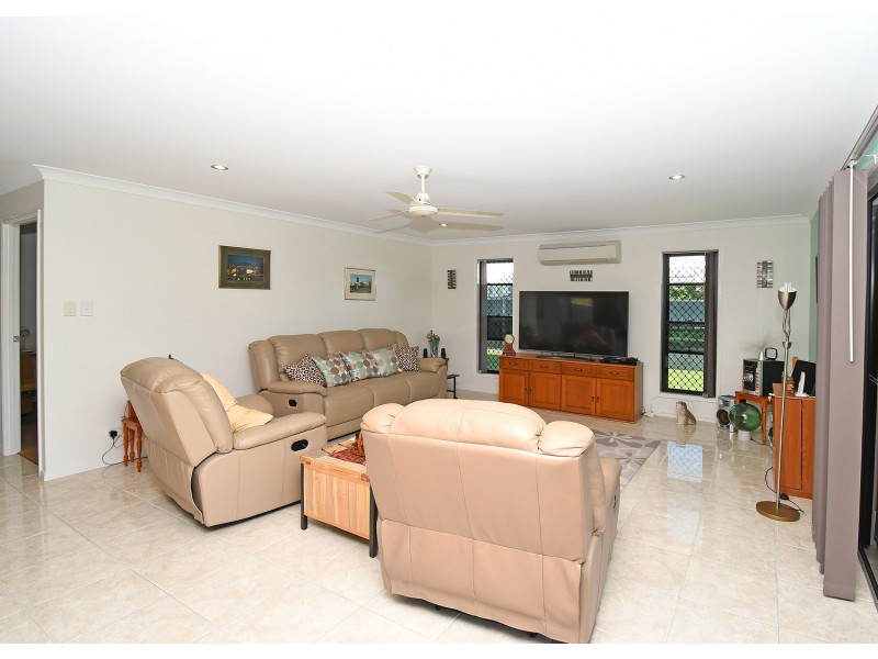 63 Beach Drive, Burrum Heads QLD 4659