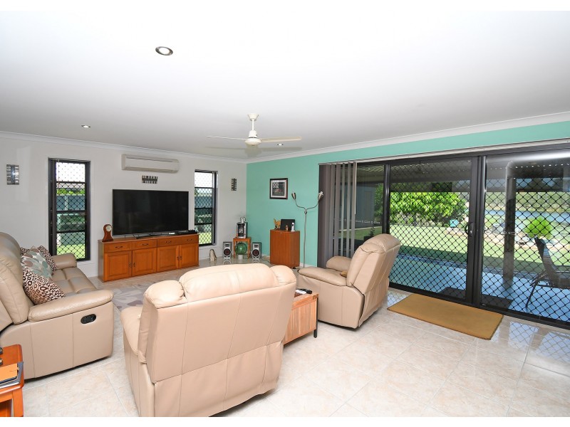 63 Beach Drive, Burrum Heads QLD 4659