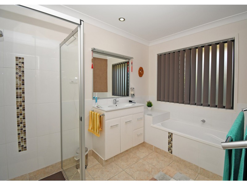 63 Beach Drive, Burrum Heads QLD 4659