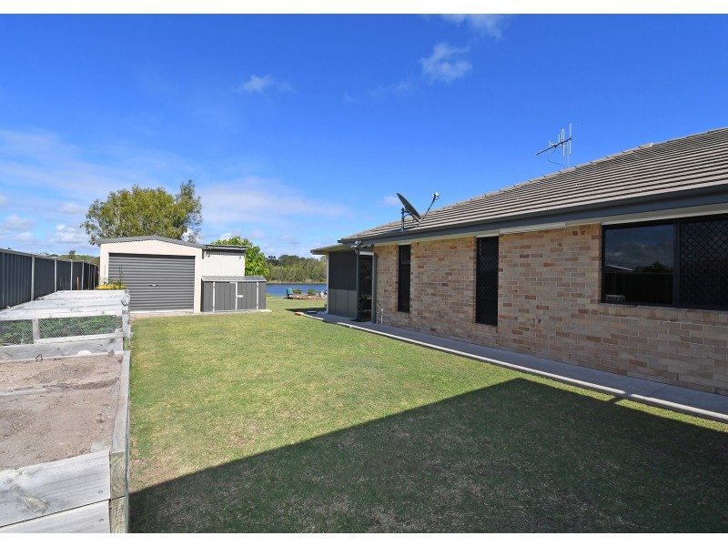 63 Beach Drive, Burrum Heads QLD 4659