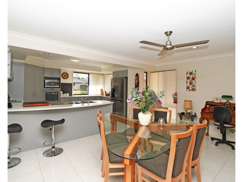 12 Elboz Court, Burrum Heads QLD 4659